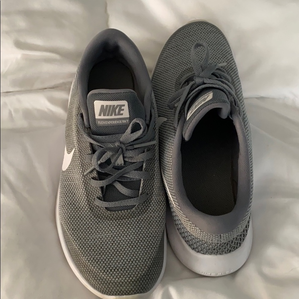 NIKE flex experience rn 7